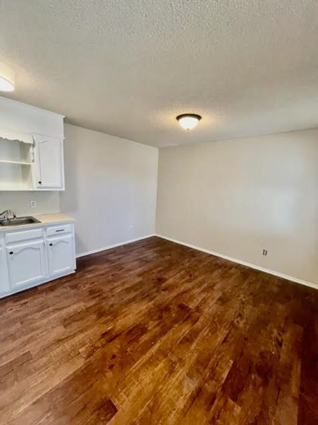Building Photo - 2205 Kirby Lee St