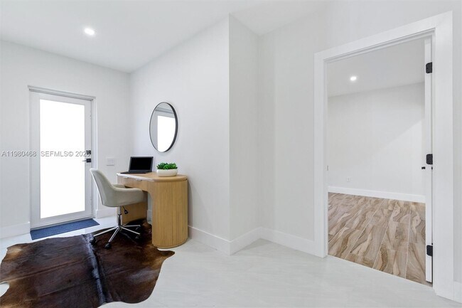 Building Photo - 1840 NE 199th St