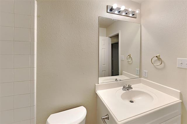 Building Photo - 7099 Juniper Dr