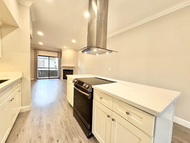 Building Photo - 1856 Tradan Dr