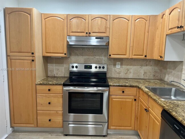 Building Photo - 9159 SW 77th Ave