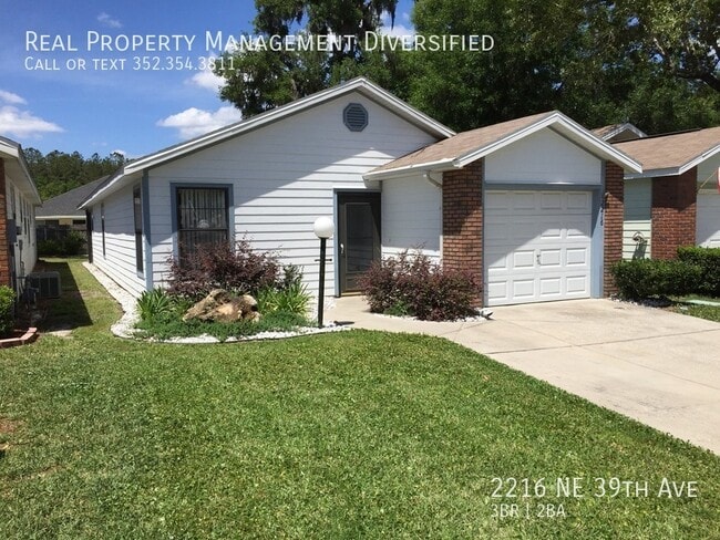 Building Photo - 2216 NE 39th Ave