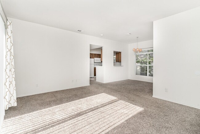 Building Photo - 3329 Rosedale Ave