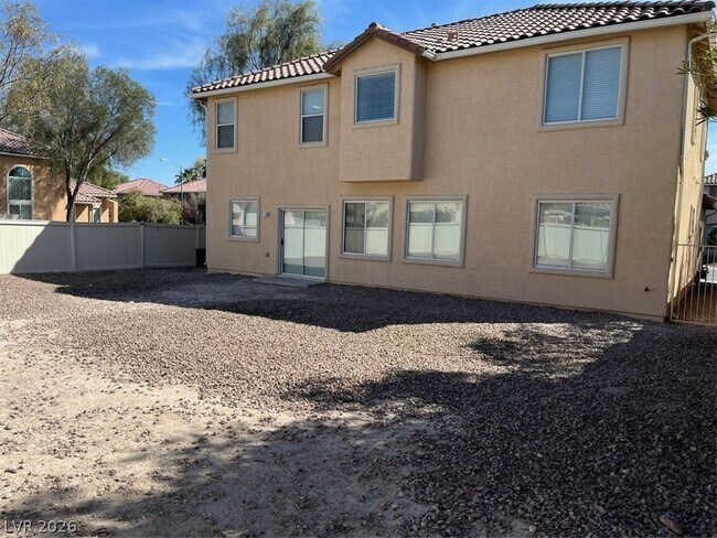 Building Photo - 1712 Newquay Commons Ave