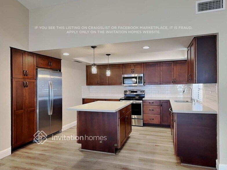 Building Photo - 8428 Mulcahy Ave