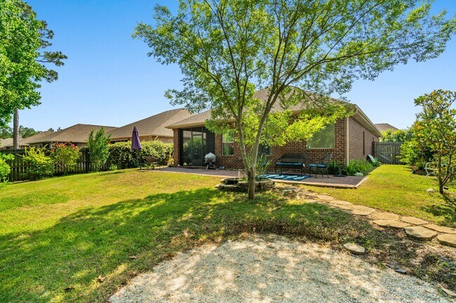 Building Photo - 282 Whispering Lake Dr