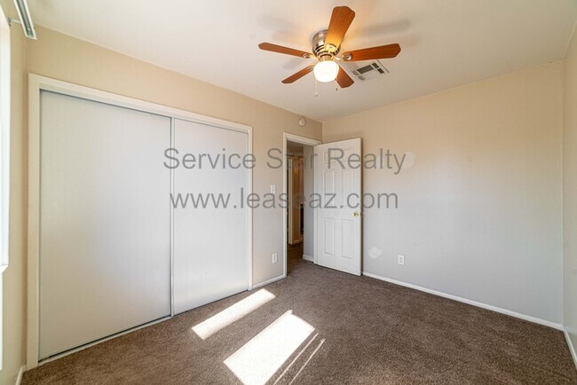 Building Photo - 507 S Hunt Dr