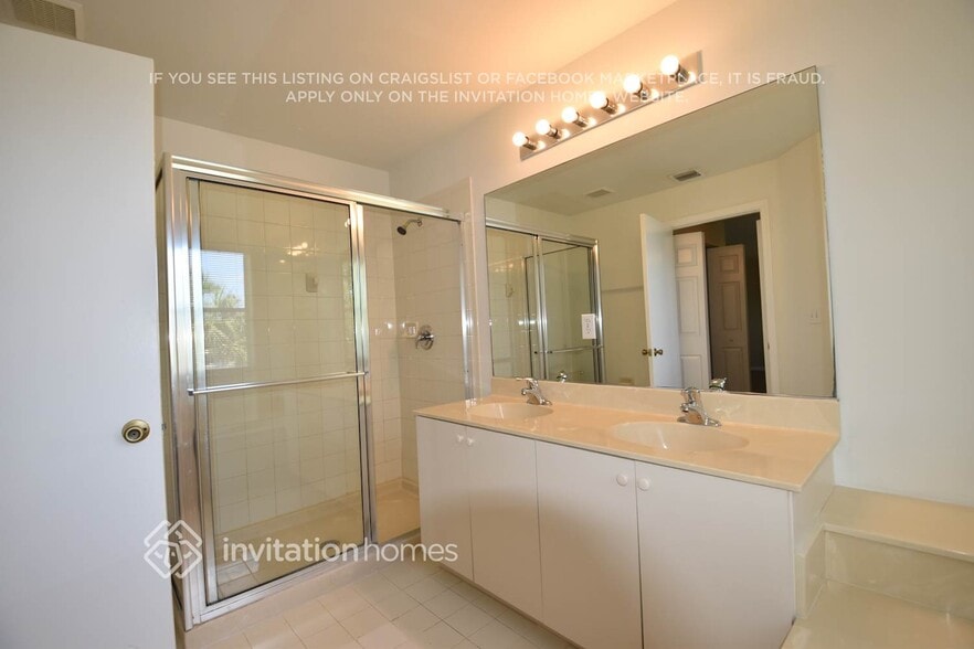 Building Photo - 4293 SW 128th Ave