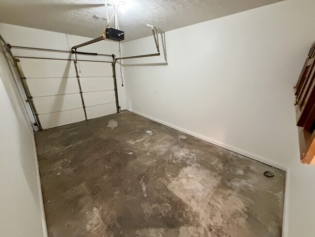Building Photo - 113 Manor Ave