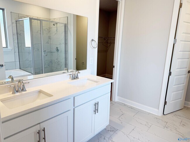 Building Photo - 218 Stockyard Cir