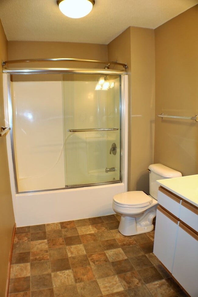 Building Photo - $1,250 | 2 Bedroom, 1 Bathroom Condo | Pet Friendly* | Available for an August 1st, 2026 Move In!