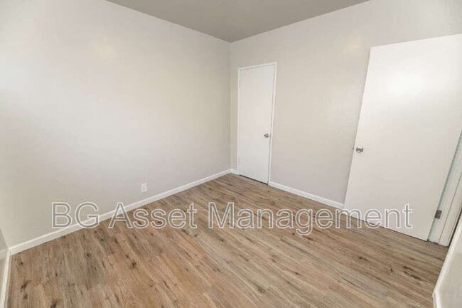 Building Photo - 22815 Grand St