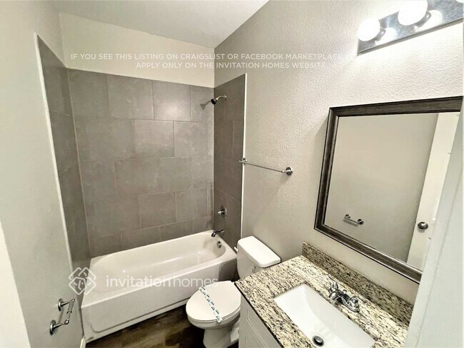 Building Photo - 1944 Melrose St