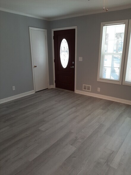 Living Room - 36 Moonglo Cir