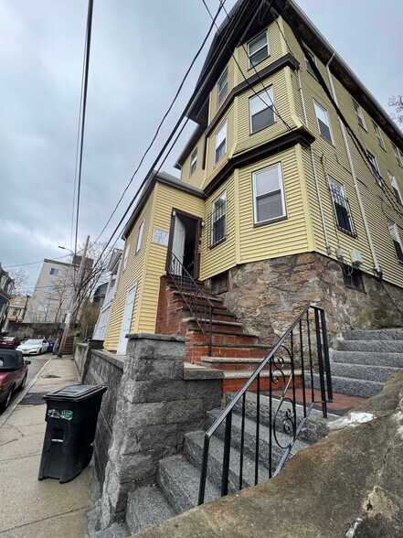 Building Photo - 8 Eldora St