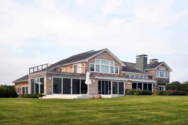 Building Photo - 108 Mill Creek Close