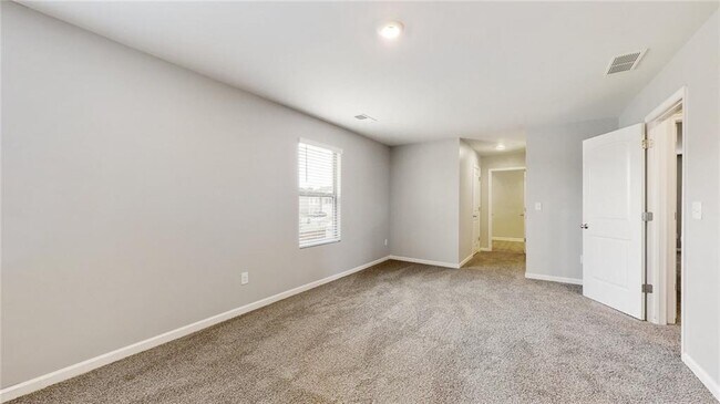 Building Photo - 2327 Burnett Ln