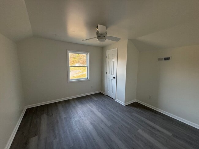 Building Photo - For Rent Mocksville