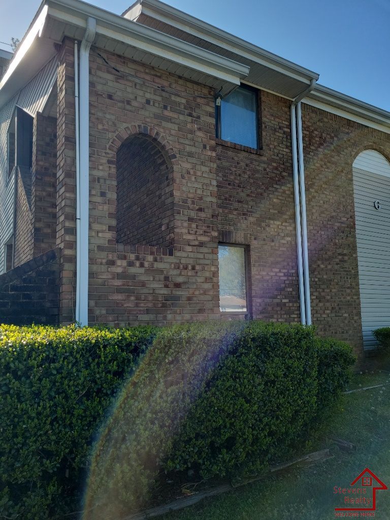 Building Photo - 409 Oriole Dr