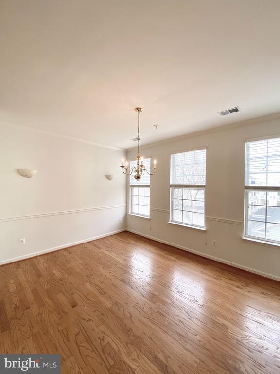 Building Photo - 2663 Manhattan Pl