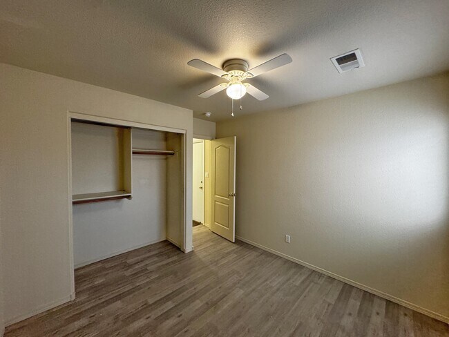 Building Photo - 7152 Elk Creek Rd NE