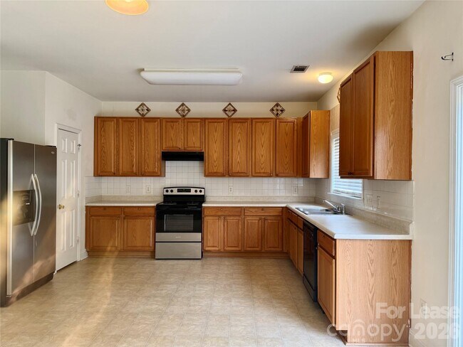 Building Photo - 12331 Cumberland Cove Dr