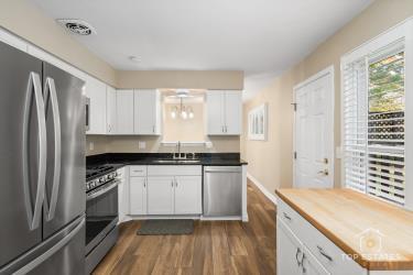 Building Photo - 924 Thornton Ln