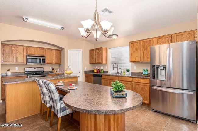 Building Photo - 632 E Mule Train Trail