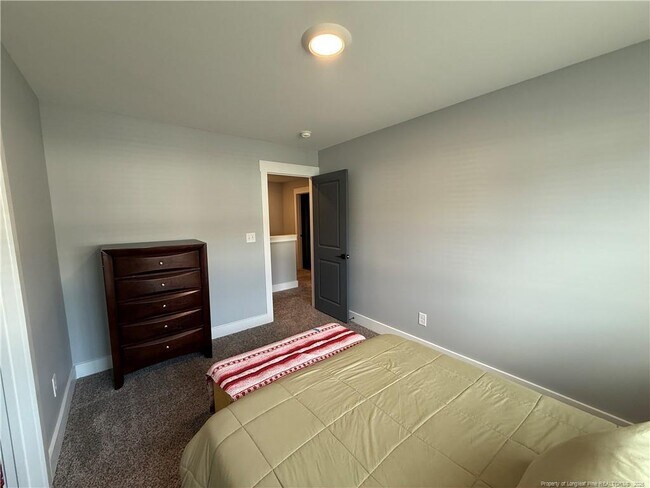 Building Photo - 3034 Candlelight Dr