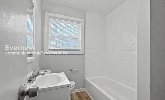 Building Photo - 1528 34th St Ensley