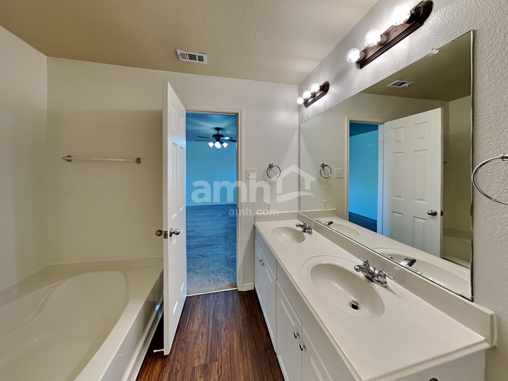 Building Photo - 110 Daisy Dr