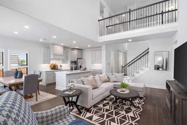 Building Photo - 9600 Acorn Ln