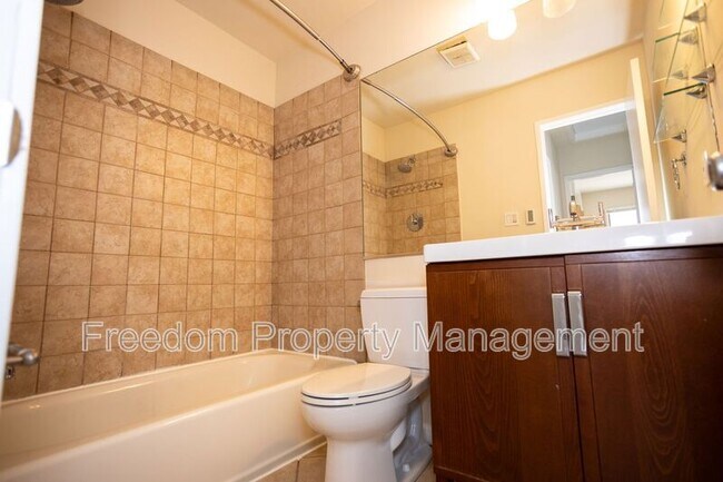 Building Photo - 9327 Woodlea Ct