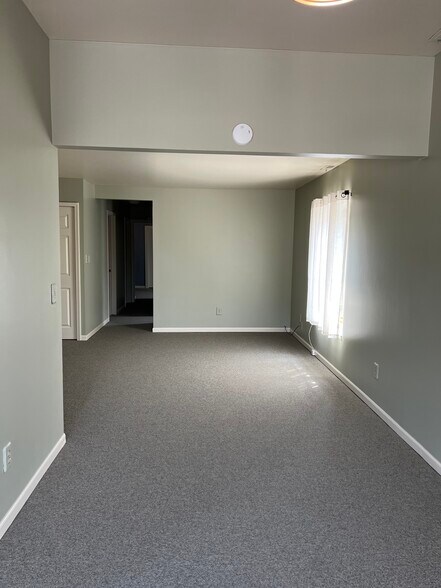 Building Photo - 411 S Leroy St