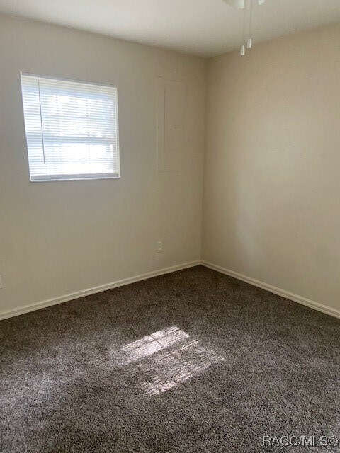 Building Photo - 21142 SW Rainbow Lakes Blvd