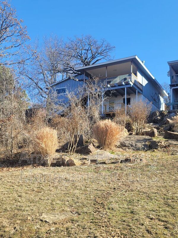 Building Photo - 121 N Salt Creek Dr