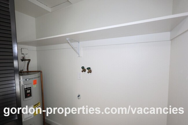 Building Photo - SE Tolbert St - Newly renovated Clackamas 2 bedroom unit