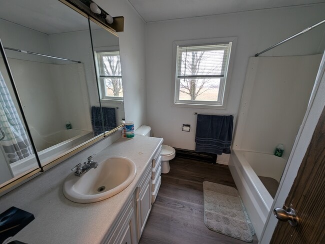 Building Photo - 2604 Jamestown Ave