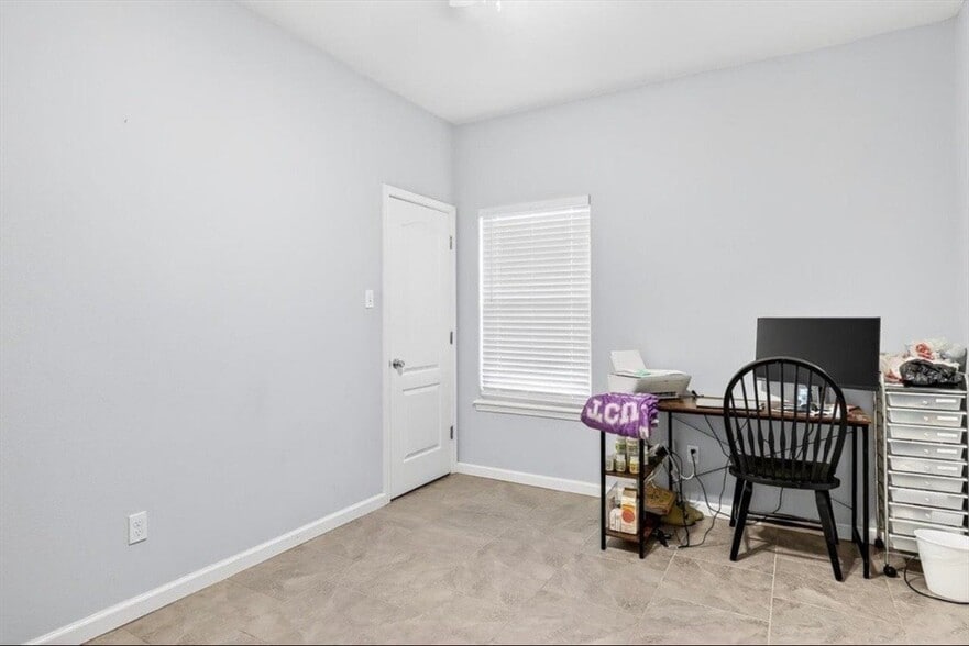Building Photo - 6402 Williams Dr