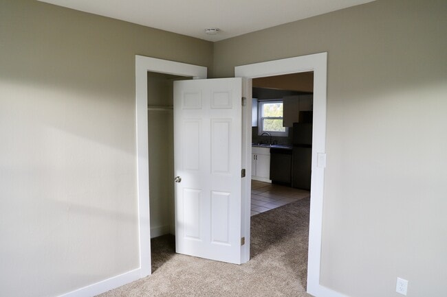 Building Photo - Cozy Remodeled 3-bedroom 2 bath Home - Close to State Capitol - On BUS LINE