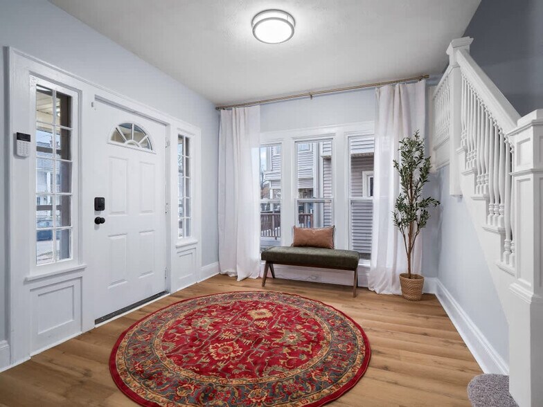 Building Photo - 2010 Chesterland Ave