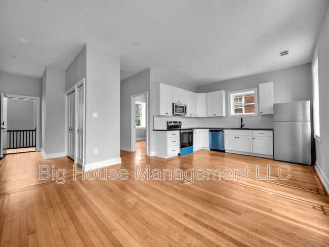 Building Photo - 707 Druid Park Lake Dr