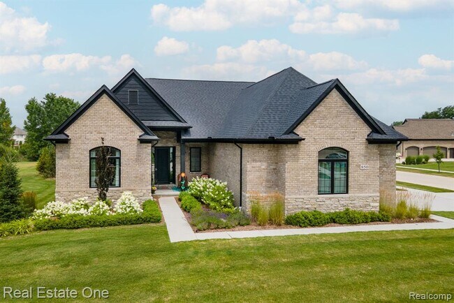Building Photo - 850 Marlayna Dr