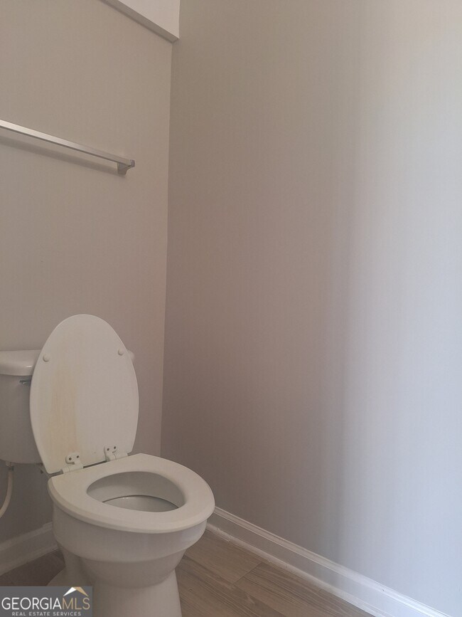 Building Photo - 5646 One Lake Way