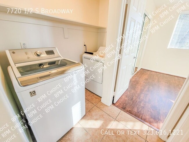 Building Photo - 7720 1/2 S Broadway-