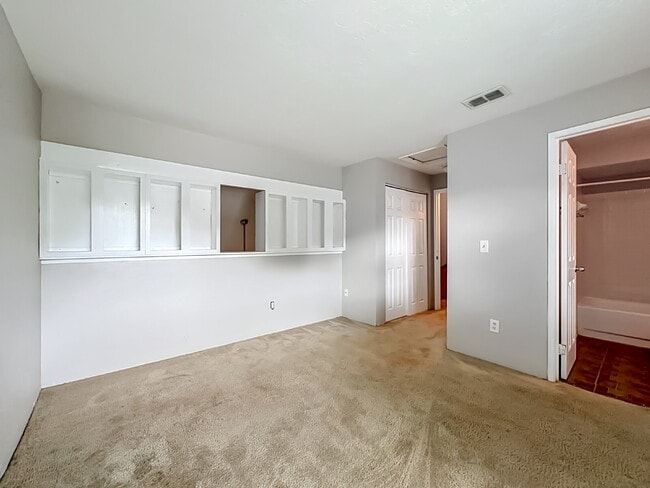 Building Photo - 2857 Wonderwood Ln