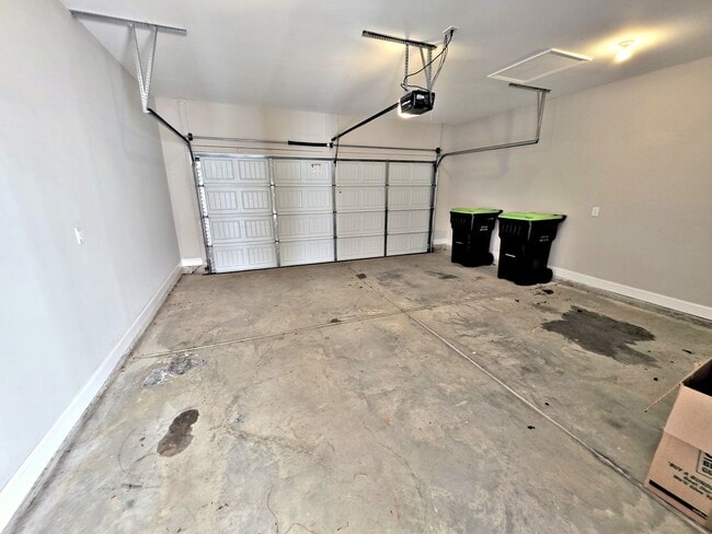 Building Photo - 3BR/2.5BA Townhouse Priceville/Decatur