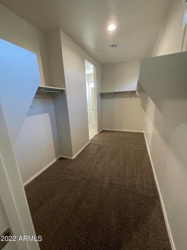 Building Photo - 36597 W Santa Clara Ave