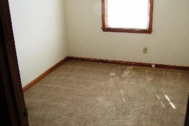 Building Photo - 102 Settlement Dr