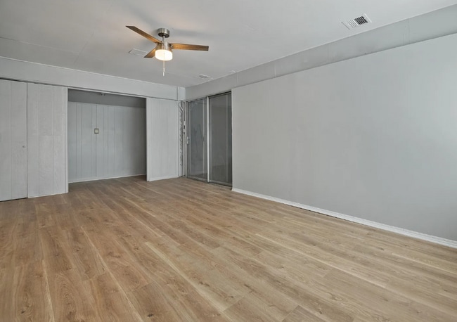 Building Photo - Welcome home to this beautiful 3-bedroom, 2-bathroom with Bonus room located Northeast Wichita.